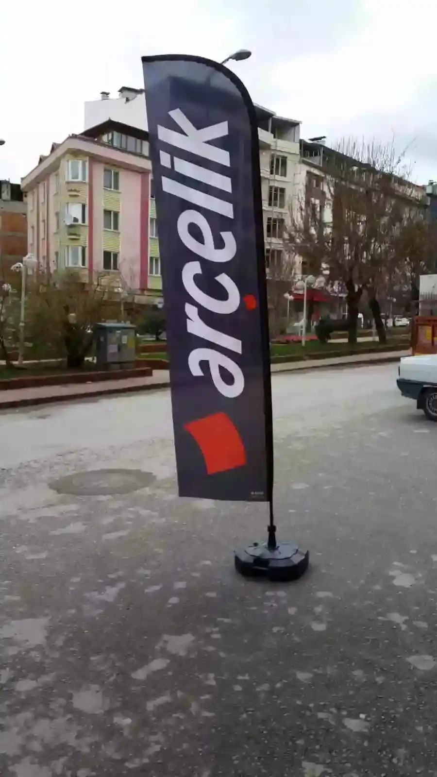 beyaz-esyaci-yelken-bayragi-3